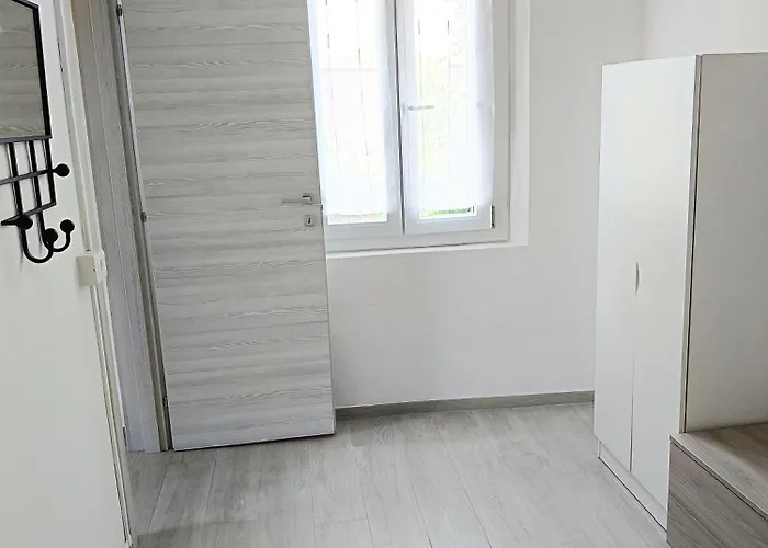 Nuovo 2 Tra E Maranello Ferrari Apartmán